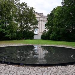 Pool of remembrance for the Sinti and Roma victims of the Nazis