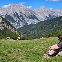Suzanne with the Solstein mountains behind
