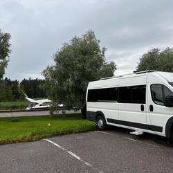 Stellplatz mit Blick auf den Kanal