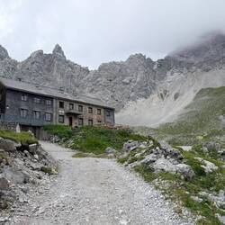 Also gings direkt in die Hütte