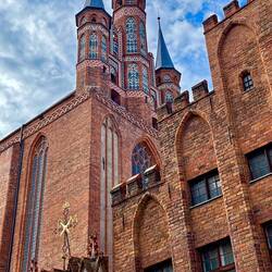 Marienkirche, ursprünglich protestantisch ohne, später katholisch mit Türmchen