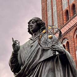 Er hielt die Sonne an und bewegte die Welt: Kopernikus (1473-1543)