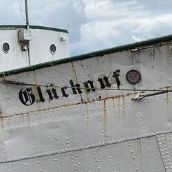 Ein altes deutsche Schiff wahrscheinlich, heute Teil eines Restaurants