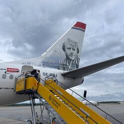 Jens Moe (1943–2000), ein norwegischer Arzt und Pionier der zivilen Luftrettung in Norwegen.