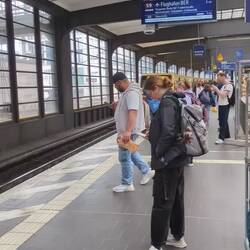 S-Bahn kommt