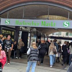 Bahnhof Hackescher Markt