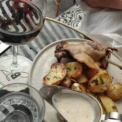 Le confit canard with duckfat potatoes