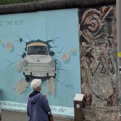 Malerei an der Mauer in der Mühlenstraße