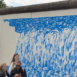Malerei an der Mauer in der Mühlenstraße