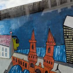 Malerei an der Mauer in der Mühlenstraße