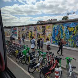 Malerei an der Mauer in der Mühlenstraße