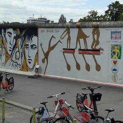 Malerei an der Mauer in der Mühlenstraße