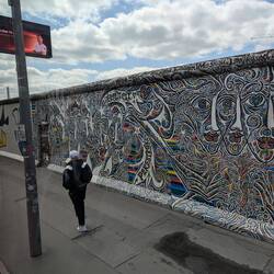 Malerei an der Mauer in der Mühlenstraße