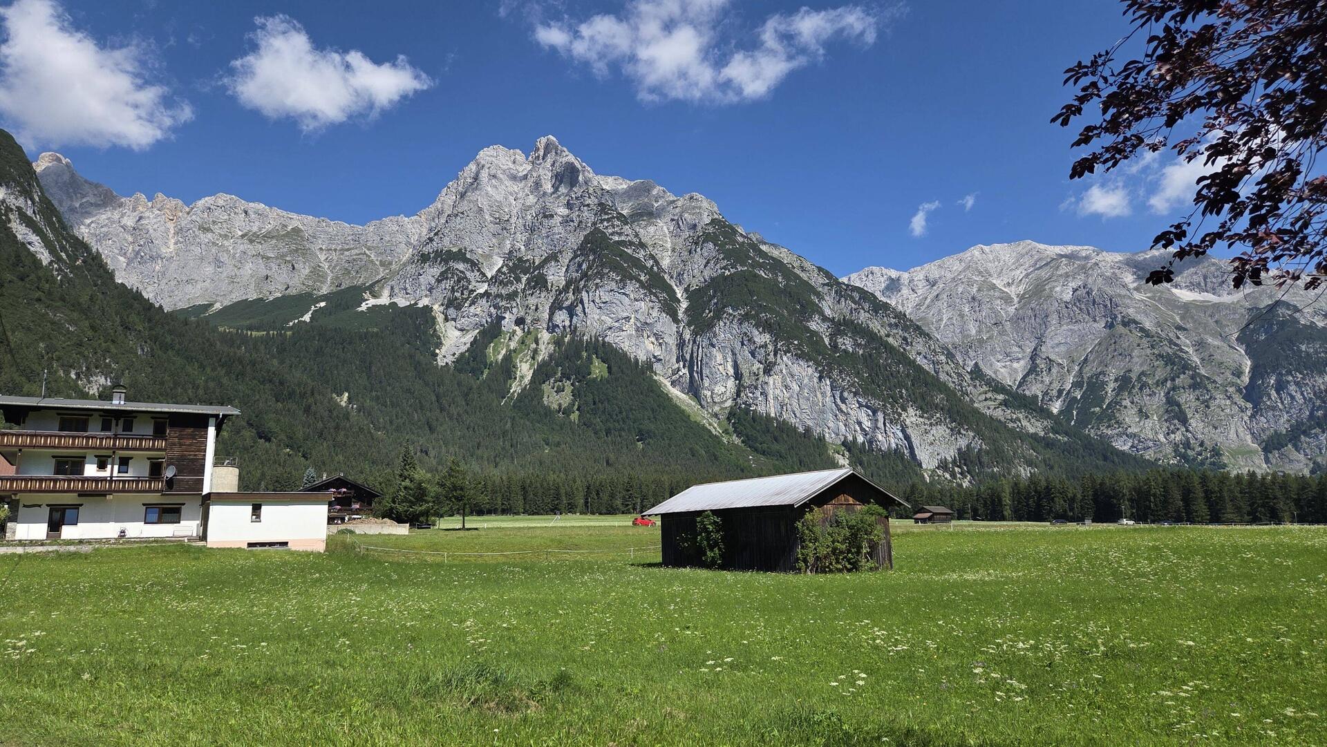 Wir kommen dem Wettersteingebirge näher - da gehts heut noch hoch