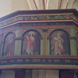 Kanzel: 4 Evangelisten + Jesus