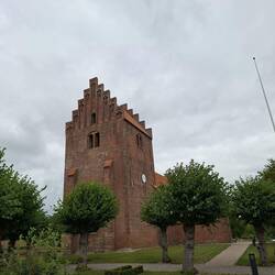 Højby-Kirche in feinster Backsteingotik