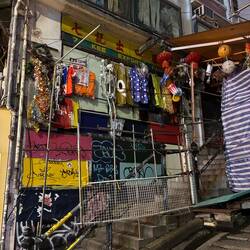 Halloween, Weihnachten und Chinese New Year in einem