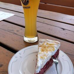 Weißbier 🍺 und Kuchen 🍰