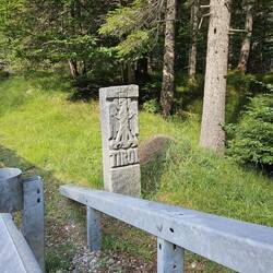 Schöner Grenzstein