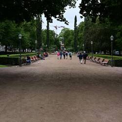 Esplanadi, Helsinki, leading down to the harbour