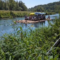 Party auf dem Floß.