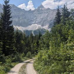 Oh, die Birkkarspitze! Da will ich morgen hoch.