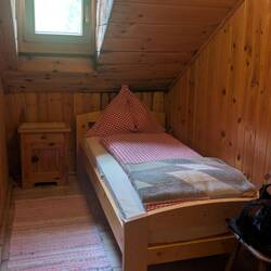 Ein Einzelzimmer! Luxus pur! ...nur keine Steckdose.