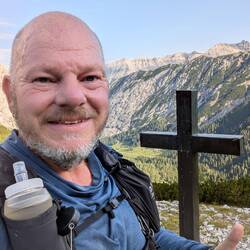 ...Lafatscher Joch (2.080 m).