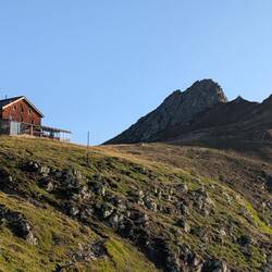 Das Tuxerjoch Haus mit bestem Ausblick.