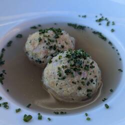Es gab eine Speckknödel-Suppe.