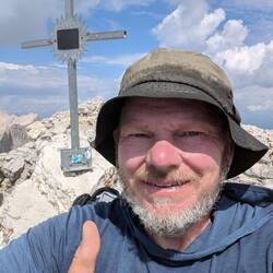 Der Piz Duleda ist 2.909 m hoch. Fast so hoch wie die Zugspitze.