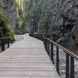Vor lauter Weg sieht man die Schlucht gar nicht.
