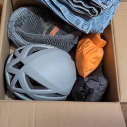 Meine Kletterausrüstung und Kleidung für Venedig ist im Rifugio per DHL angekommen.