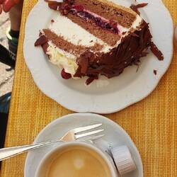 Prämierte Siegertorte. Das Geheimnis. Kirschwasser im Schlag