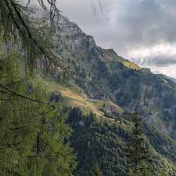 In der Bildmitte ist das Rifugio Pian de Fontana schon weit weg.