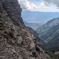 Am Horizont ist der Nevegal zu sehen. Die letzte Bergkette vor der Ebene von Venetien.