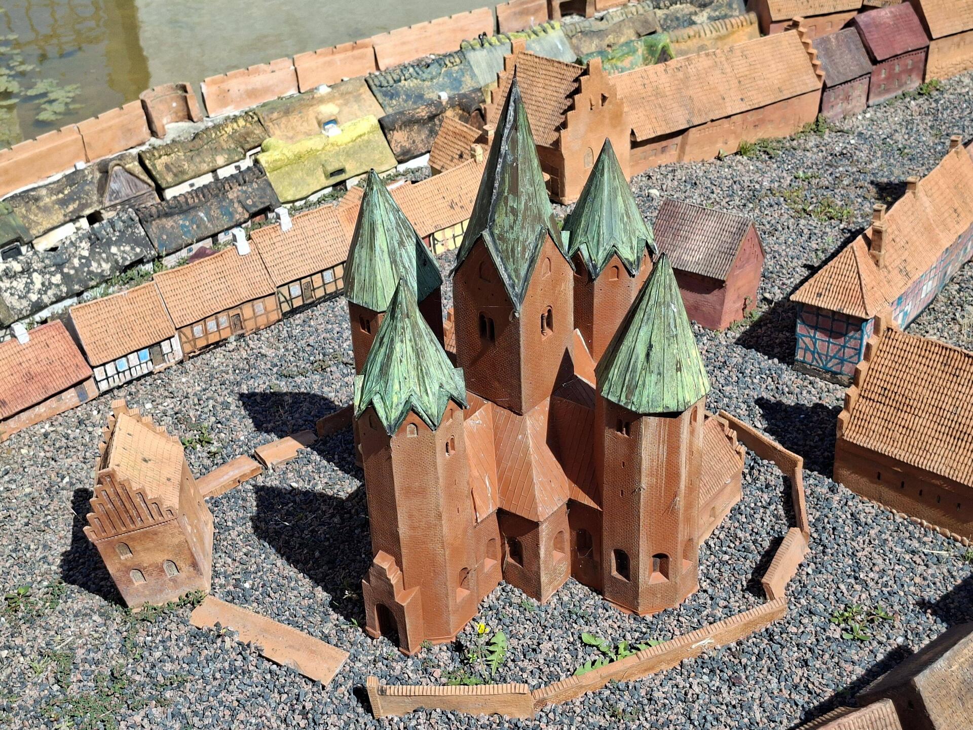 Kircheneindruck von oben... am Modell