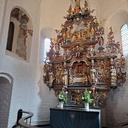 Barockaltar und minimale Reste der Wandmalerei