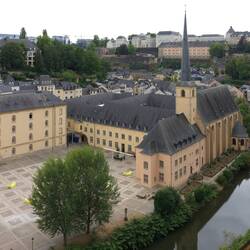 新明斯特修道院 (Neumünster Abbey)