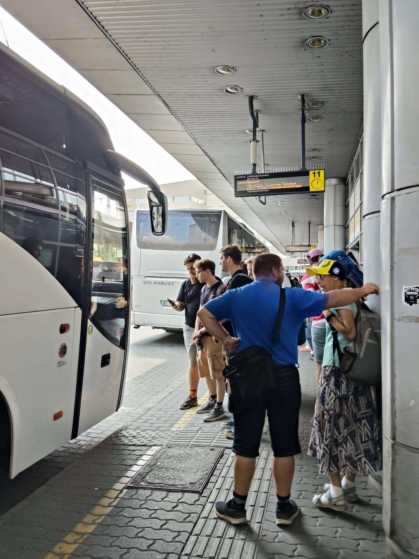 At the autobusz station