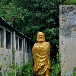 ... Bodhidharma wartet auf einen Käufer!