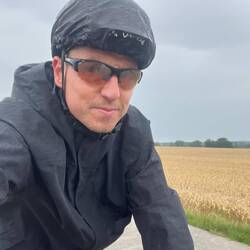 It's raining 🌧️😃