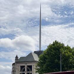 Die Needle. Auch ein Friedenszeichen
