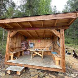 Unterstand (Schutzhütte 2) sehr liebevoll hergerichtet