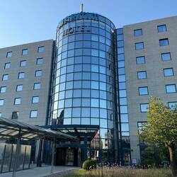 einchecken im Flughafen-Hotel