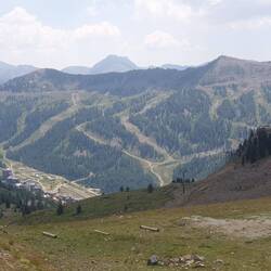 Blick auf das französische Skigebiet Isola 2000
