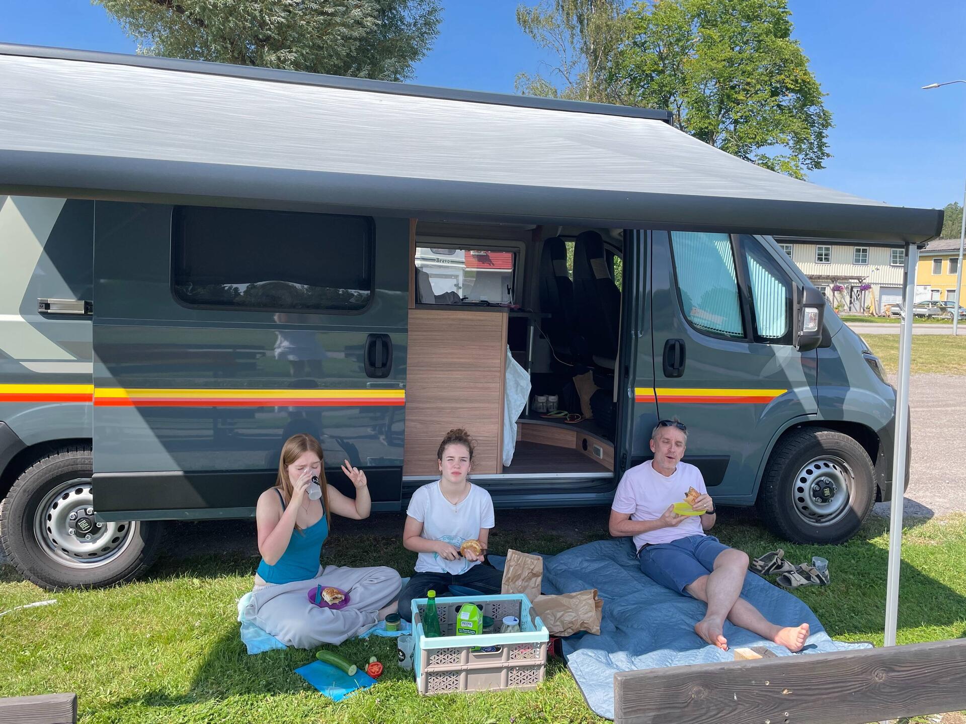 Lunch by the 'lake'