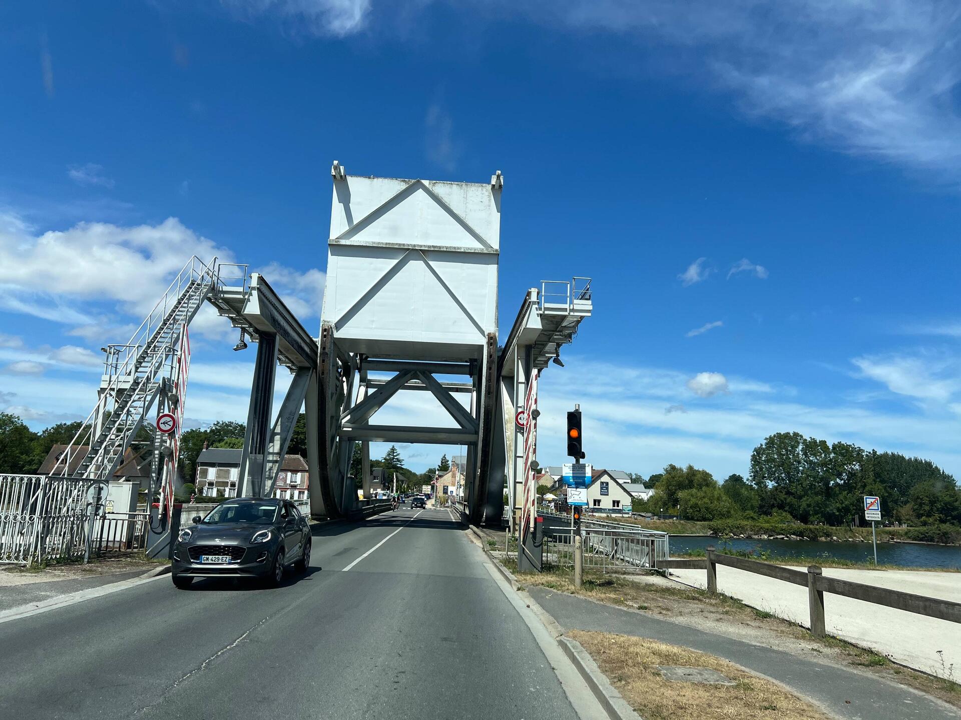 Die Pegasus Klappbrücke ein technisches Denkmal.