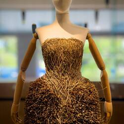 Green Vestige; body becomes both landscape & memory; nature is not an ornament, but a symbol — MuNe.