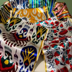 Traditional atlas and adras silk textiles embody the living heritage of Uzbek silk-weaving — MuNe.